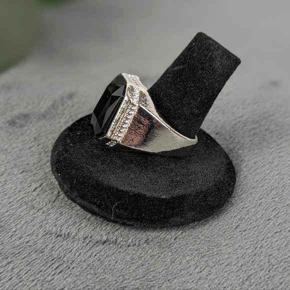 Silver color dark stone signet ring, 8, unisex - Picture 2 of 8